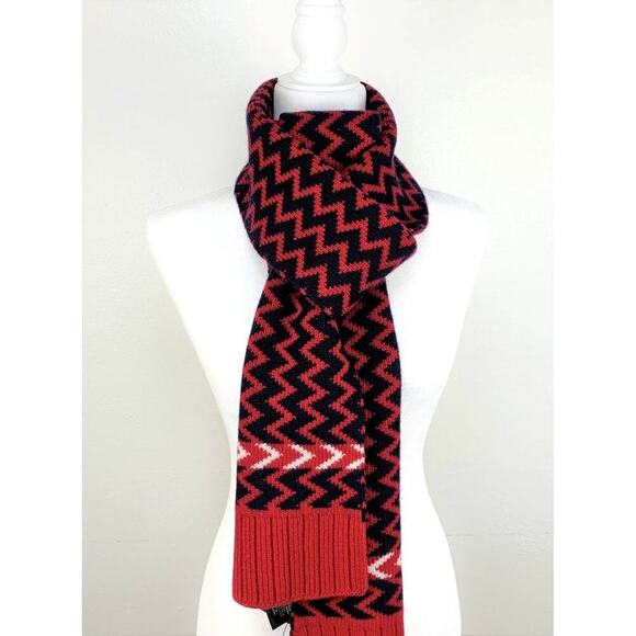 NWT Gucci Zigzag Wool Scarf In Red - Picture 3 of 11